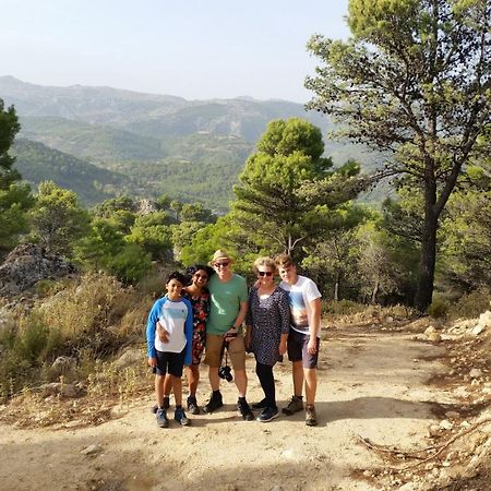 Finca Las Morenas Yunquera Eksteriør bilde
