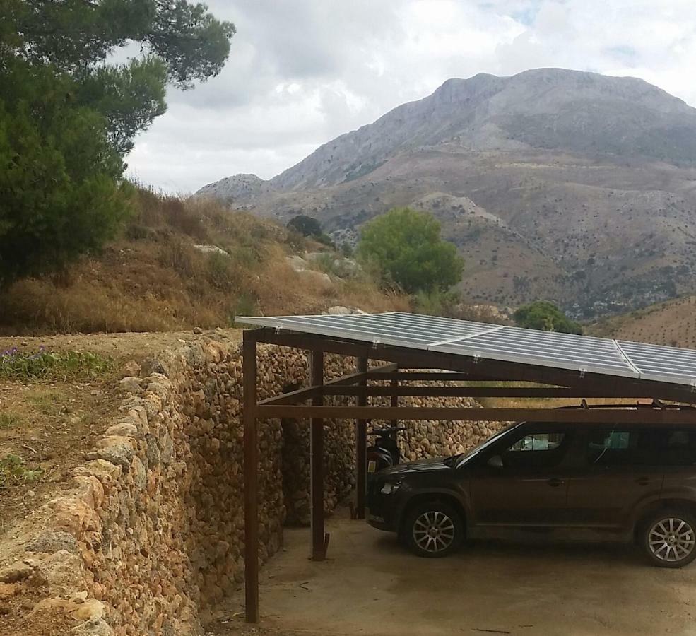 Finca Las Morenas Yunquera Eksteriør bilde